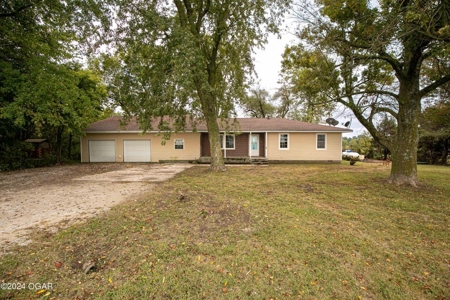 Lamar Mo Country Home for Sale, Barton County, Missouri - image 1
