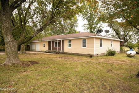 Lamar Mo Country Home for Sale, Barton County, Missouri - image 2