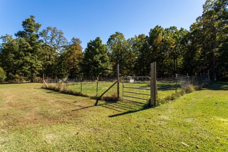 Country Home with Acreage For Sale in Hardy, AR - image 34