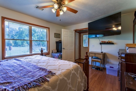 Country Home with Acreage For Sale in Hardy, AR - image 9
