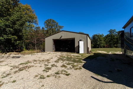 Country Home with Acreage For Sale in Hardy, AR - image 27