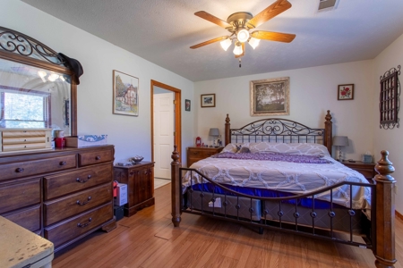 Country Home with Acreage For Sale in Hardy, AR - image 8
