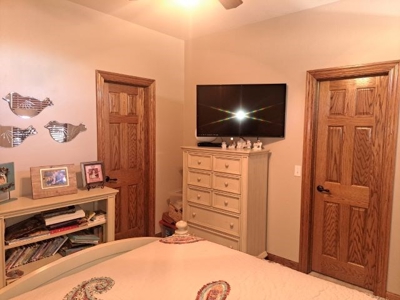 Lynn Unruh built home in Pheasant Run Golf East - image 28