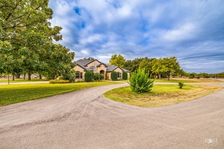 Charming Custom Home on 50 Acres – Just Minutes from Sonora, - image 1