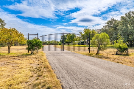 Charming Custom Home on 50 Acres – Just Minutes from Sonora, - image 37