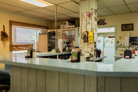 Established Locally Ran Business FOR SALE in Memphis MO! - image 7
