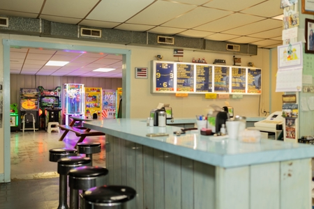 Established Locally Ran Business FOR SALE in Memphis MO! - image 31