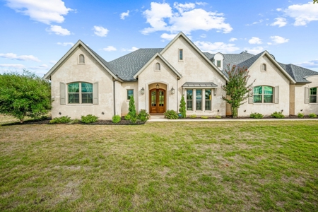 Luxury Home with Acreage for Sale in Bridgeport, Texas - image 21