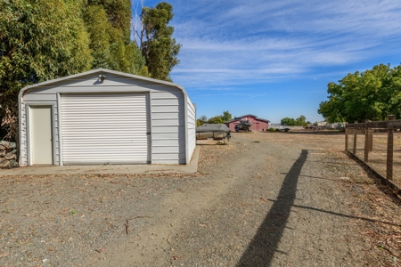 Vacaville, CA Country Home & Horse Properties for Sale - image 43