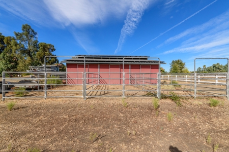 Vacaville, CA Country Home & Horse Properties for Sale - image 39