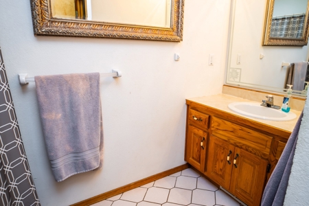 Charming Home on 30 acres with a beautiful pond and creek. - image 39