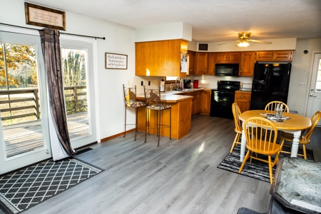 Charming Home on 30 acres with a beautiful pond and creek. - image 27