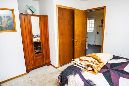Charming Home on 30 acres with a beautiful pond and creek. - image 32