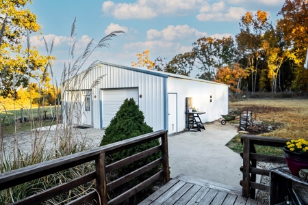 Charming Home on 30 acres with a beautiful pond and creek. - image 16