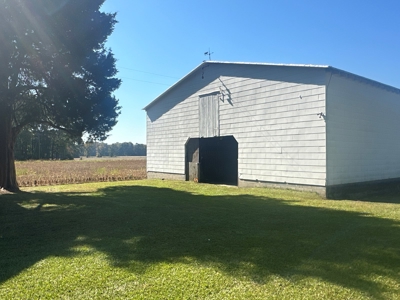 Stunning 3-Bedroom Farmhouse on 24 Acres Near Washington, NC - image 48