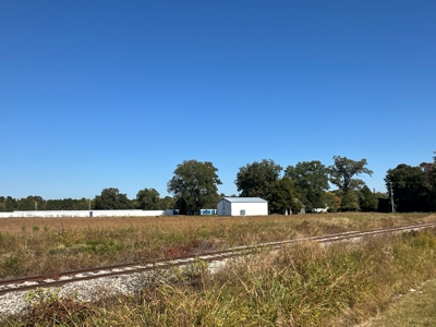 Stunning 3-Bedroom Farmhouse on 24 Acres Near Washington, NC - image 21