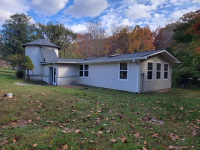 Home, Log Cabin & Old Country Store for Sale in Bedford VA - image 49