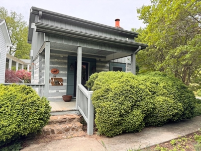 Home, Log Cabin & Old Country Store for Sale in Bedford VA - image 32