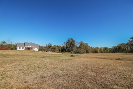 Stunning Amish-Built Home on 20 Private Acres in Springville - image 7