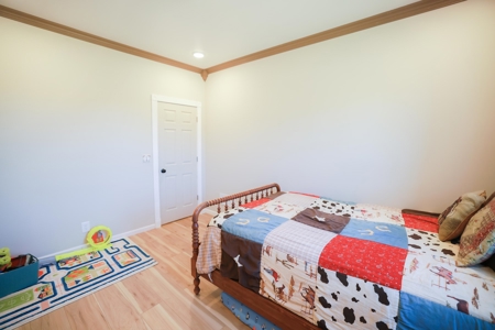 Stunning Amish-Built Home on 20 Private Acres in Springville - image 24