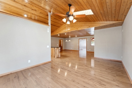 5 Bedroom 3 Bath Ranch Home on 10 Acres Oxford WI - image 16