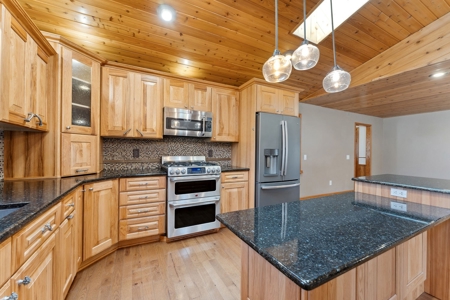 5 Bedroom 3 Bath Ranch Home on 10 Acres Oxford WI - image 12