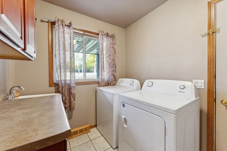 5 Bedroom 3 Bath Ranch Home on 10 Acres Oxford WI - image 33