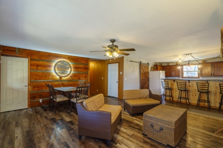 Home with Acreage for Sale in Licking, MO - image 4