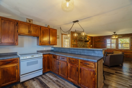 Home with Acreage for Sale in Licking, MO - image 42