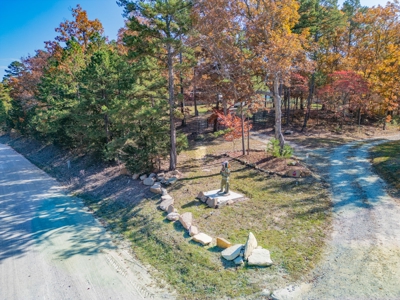 Home with Acreage for Sale in Licking, MO - image 17