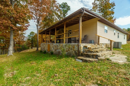Home with Acreage for Sale in Licking, MO - image 20