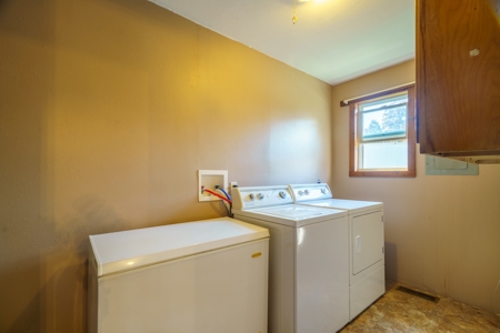 Home with Acreage for Sale in Licking, MO - image 26