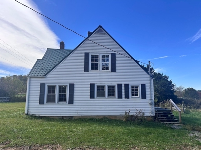 Investment Cottage for Sale in Dugspur VA - image 23