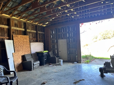 Investment Cottage for Sale in Dugspur VA - image 32