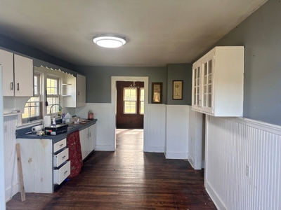Investment Cottage for Sale in Dugspur VA - image 2