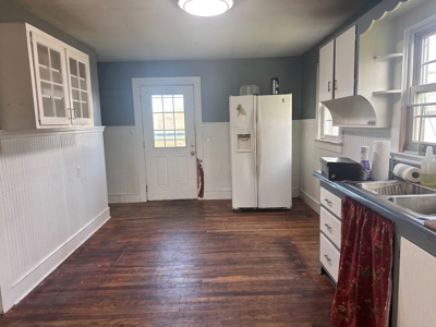 Investment Cottage for Sale in Dugspur VA - image 4
