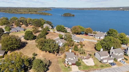 Home on the Lake For Sale in Pryor OK on Lake Hudson - image 38