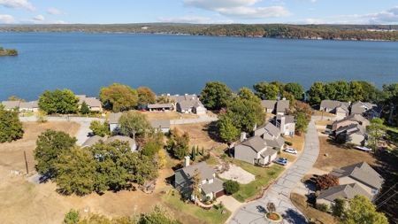 Home on the Lake For Sale in Pryor OK on Lake Hudson - image 37