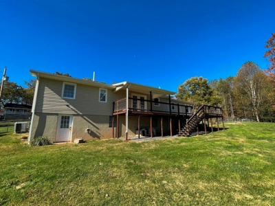 Single Level Home For Sale In Max Meadows VA - image 3