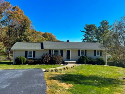 Single Level Home For Sale In Max Meadows VA - image 35