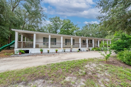 Home For Sale In Ghilchrist County, Branford Florida - image 2