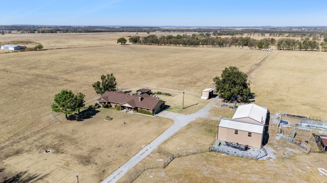 Northeast Oklahoma Ranch For Sale with Country Home