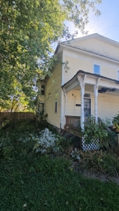 Home For Auction - image 18