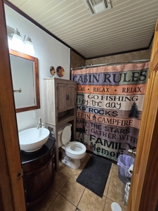 Kerr Lake Country Home & Shop - 5 Acres - image 24