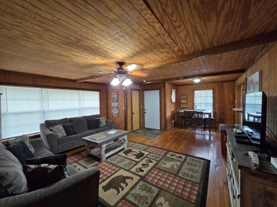 Kerr Lake Country Home & Shop - 5 Acres - image 11