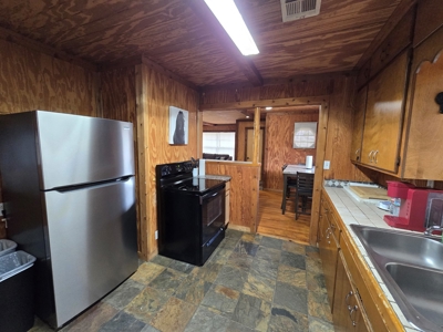 Kerr Lake Country Home & Shop - 5 Acres - image 16