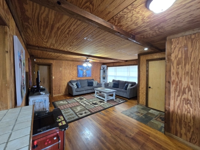 Kerr Lake Country Home & Shop - 5 Acres - image 9