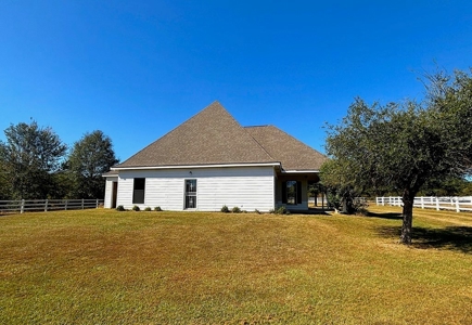 Golf Course Property with Apartment and Unfinished Home - image 3