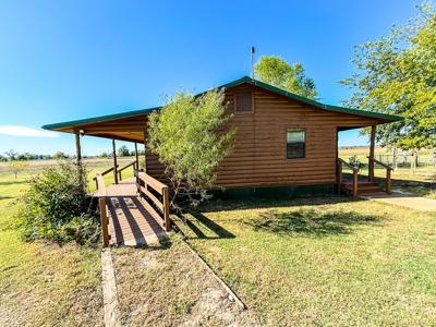 885 Sq Ft Cabin on 1.58 Acres in Garvin, OK - Bid Online - image 3