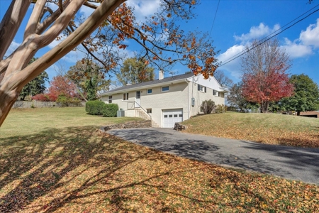 Brick Ranch Home for Sale in Roanoke VA - image 41